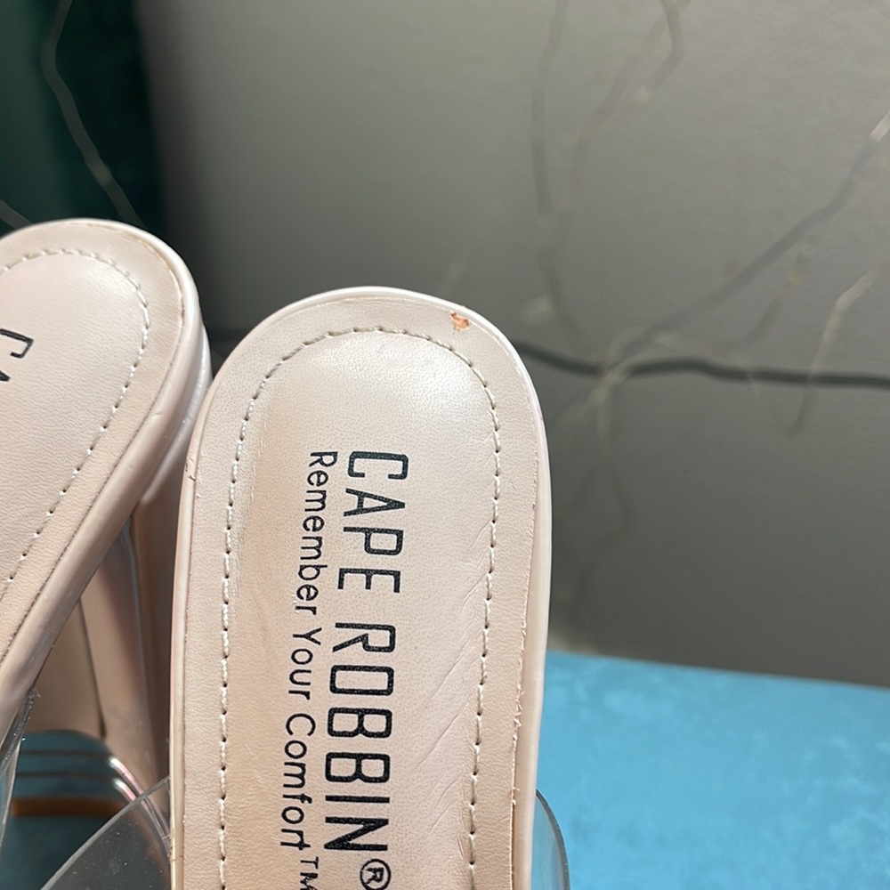 Heels - Picture 3 of 6